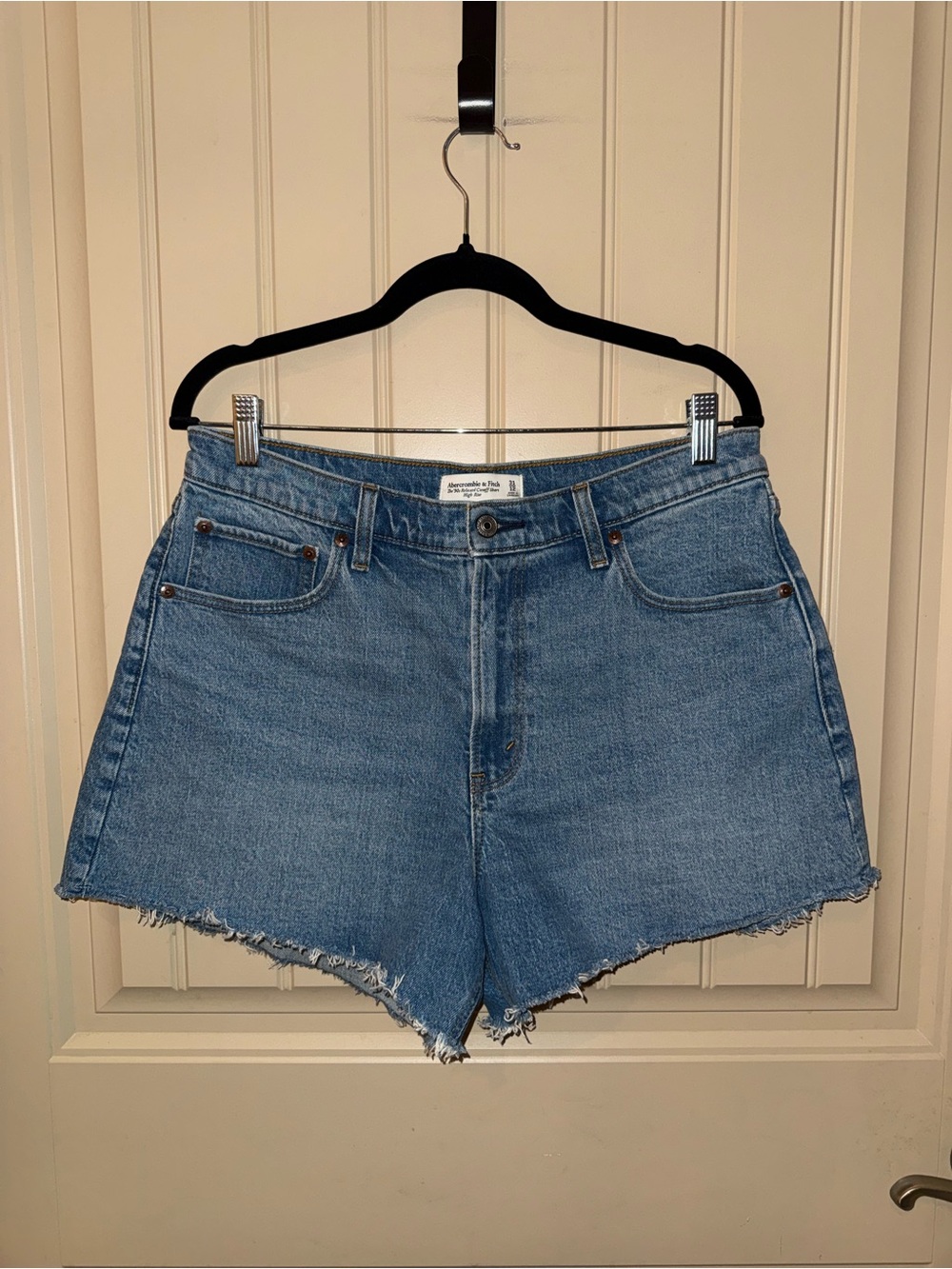 Abercrombie & Fitch 4” High Rise 90s Cut Off Denim Shorts Women's Size 31/12